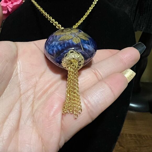 Vintage Pomander Necklace, Lord Nelson Pottery, Ceramic Scent Pendant - Picture 4 of 4